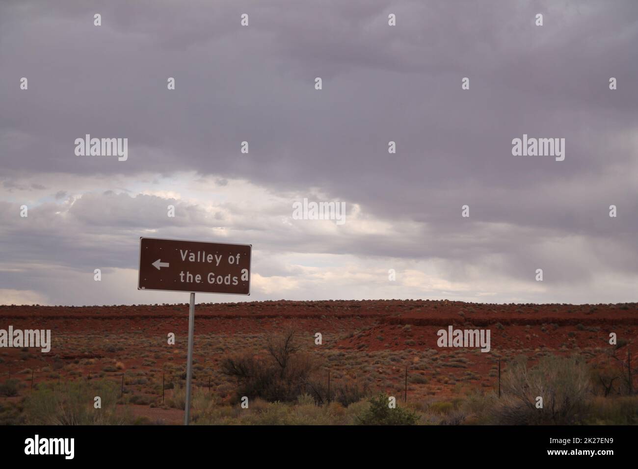 Una Valle marrone degli dei firma in una giornata nuvolosa Foto Stock