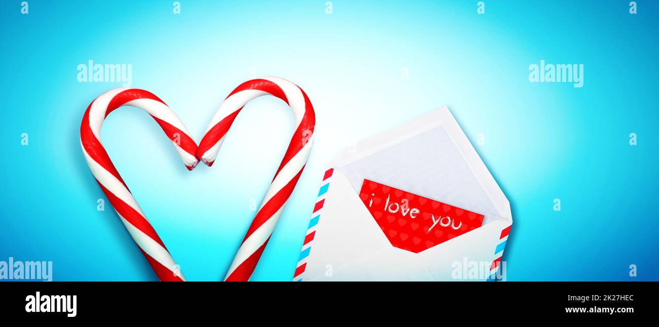 Concetto di San Valentino. Decorazione per le vacanze. Cuore e lettera d'amore. Foto Stock