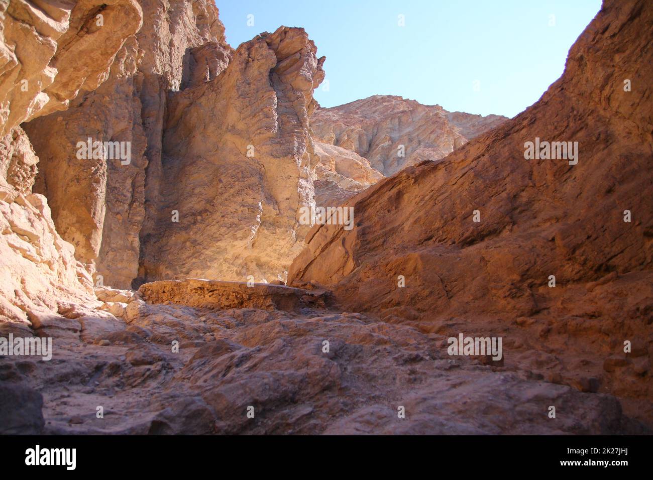 Il canyon color oro nel deserto della Valle della morte Foto Stock