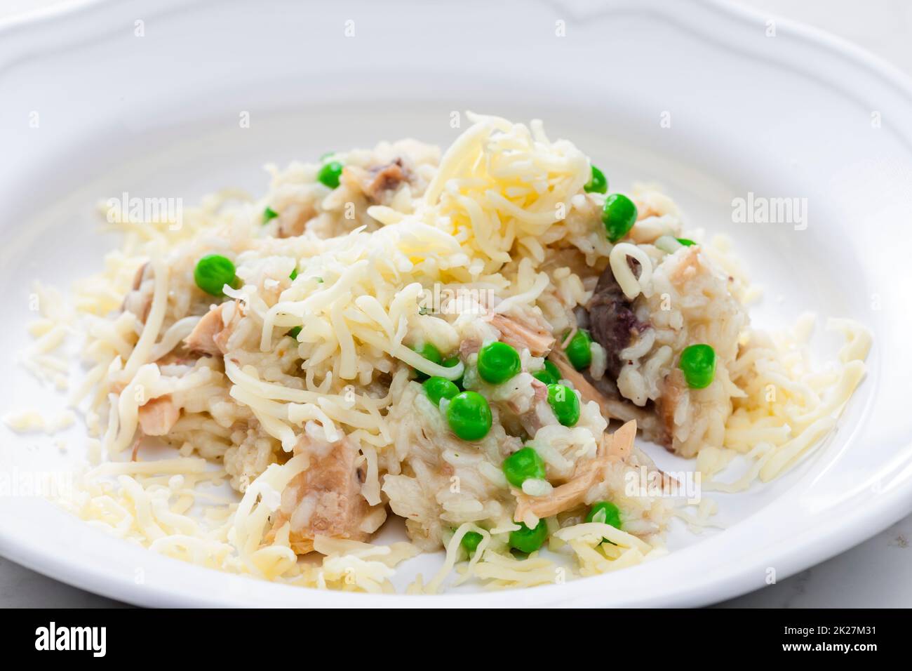 Risotto ceco con carne di poutry e piselli verdi Foto Stock