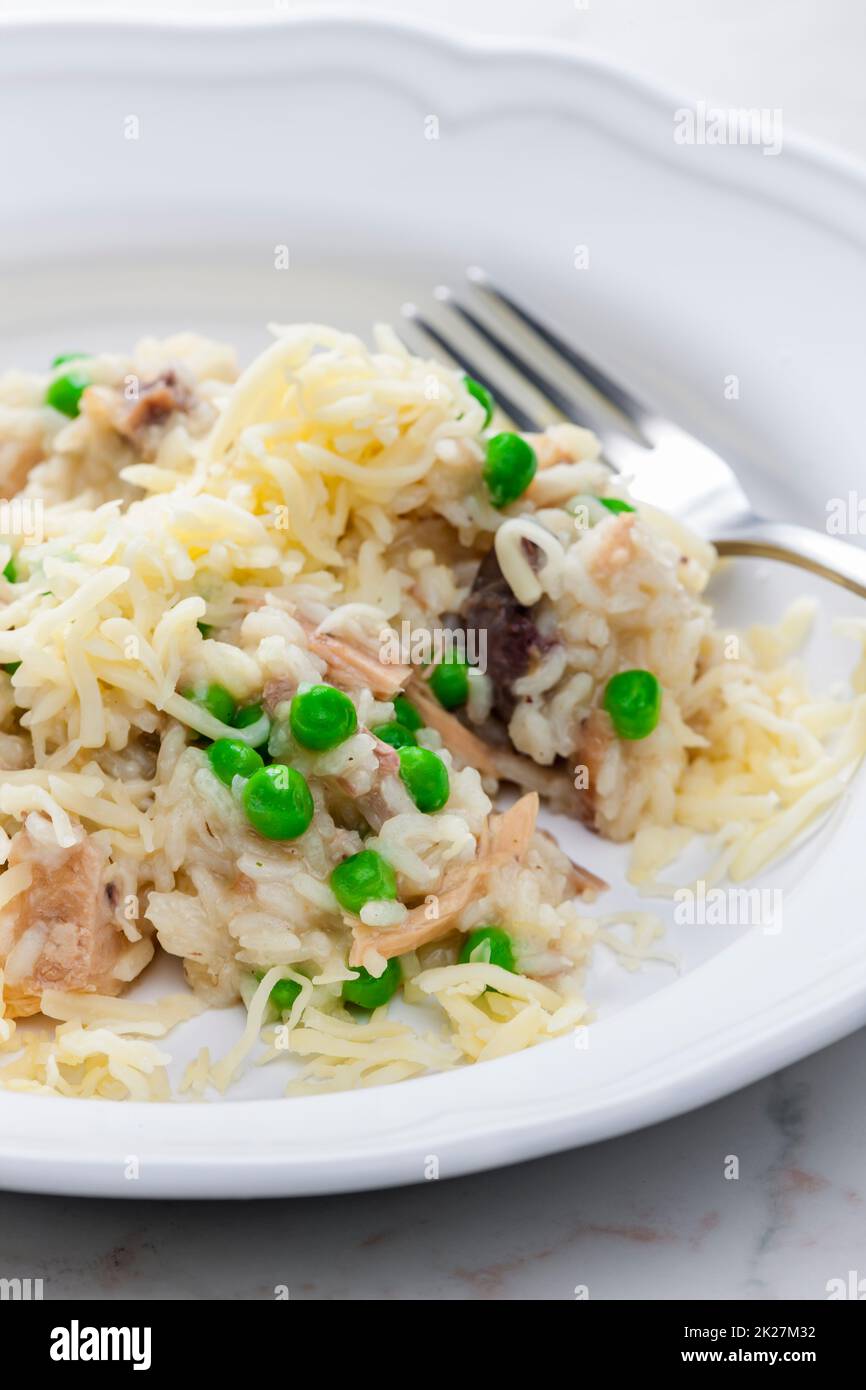 Risotto ceco con carne di poutry e piselli verdi Foto Stock