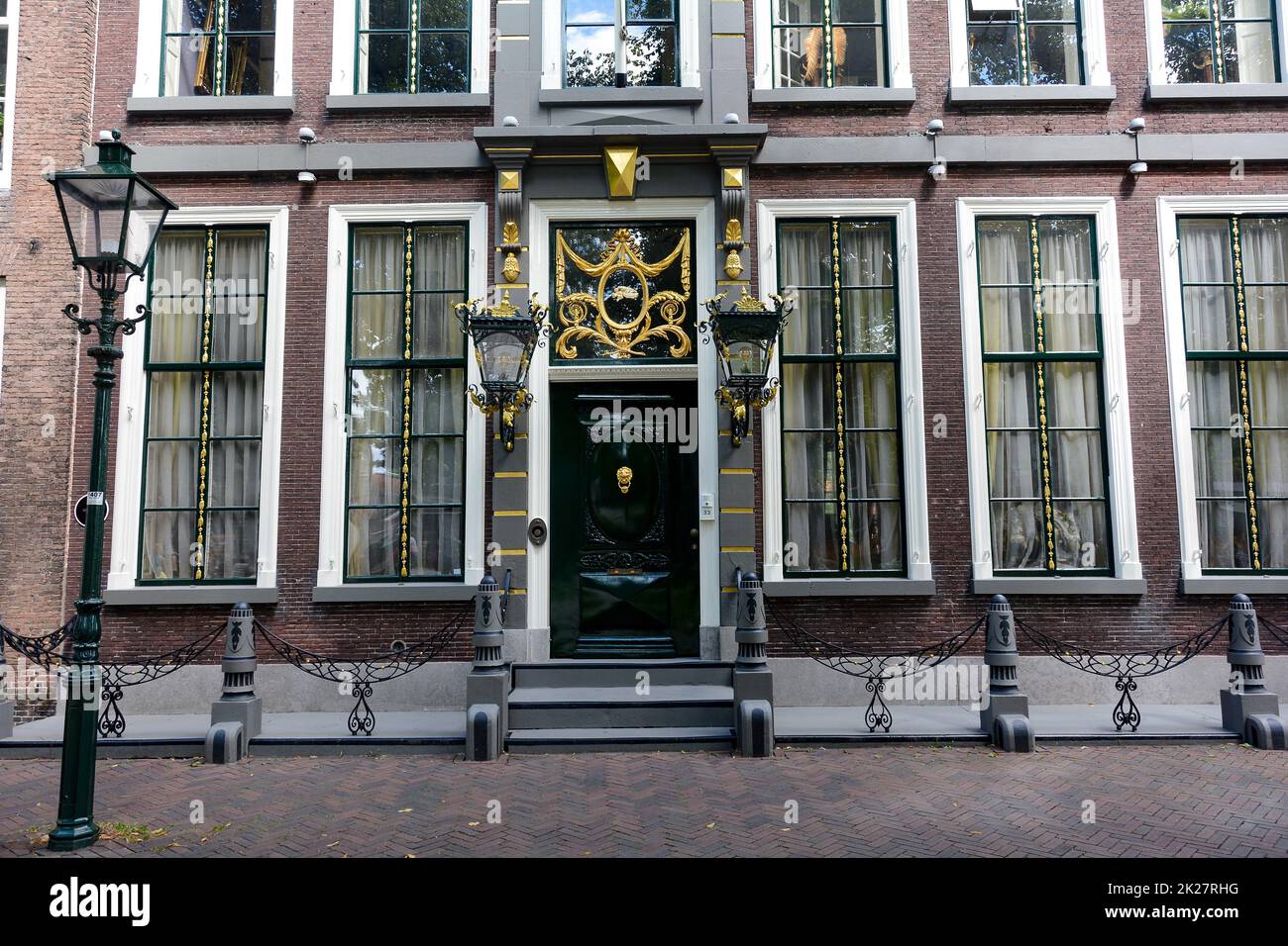 Una facciata casa nel centro storico ZIERIKZEE Foto Stock