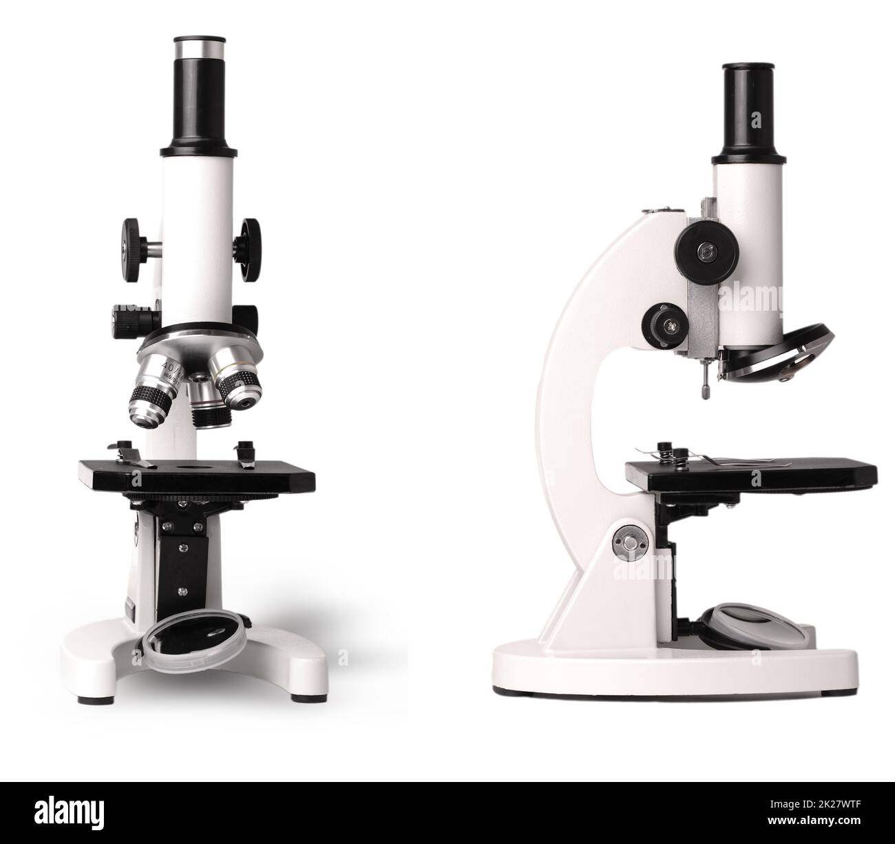 semplice microscopio a scuola isolato su sfondo bianco Foto Stock