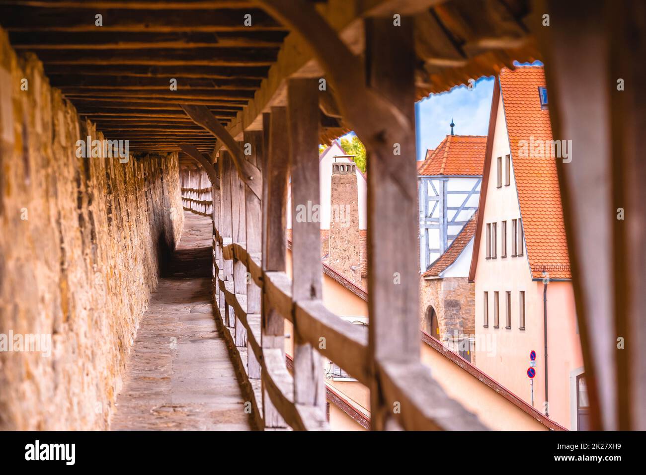 Mura storiche di difesa di Rothenburg ob der Tauber vista della passerella Foto Stock