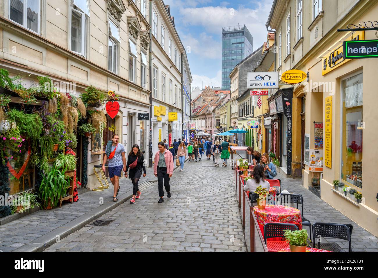 Negozi a Radićeva Ulica nella città vecchia, Zagabria, Croazia Foto Stock