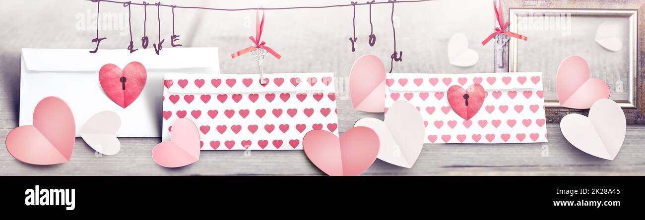 Concetto di San Valentino. Decorazione per le vacanze. Cuore e lettera d'amore. Foto Stock