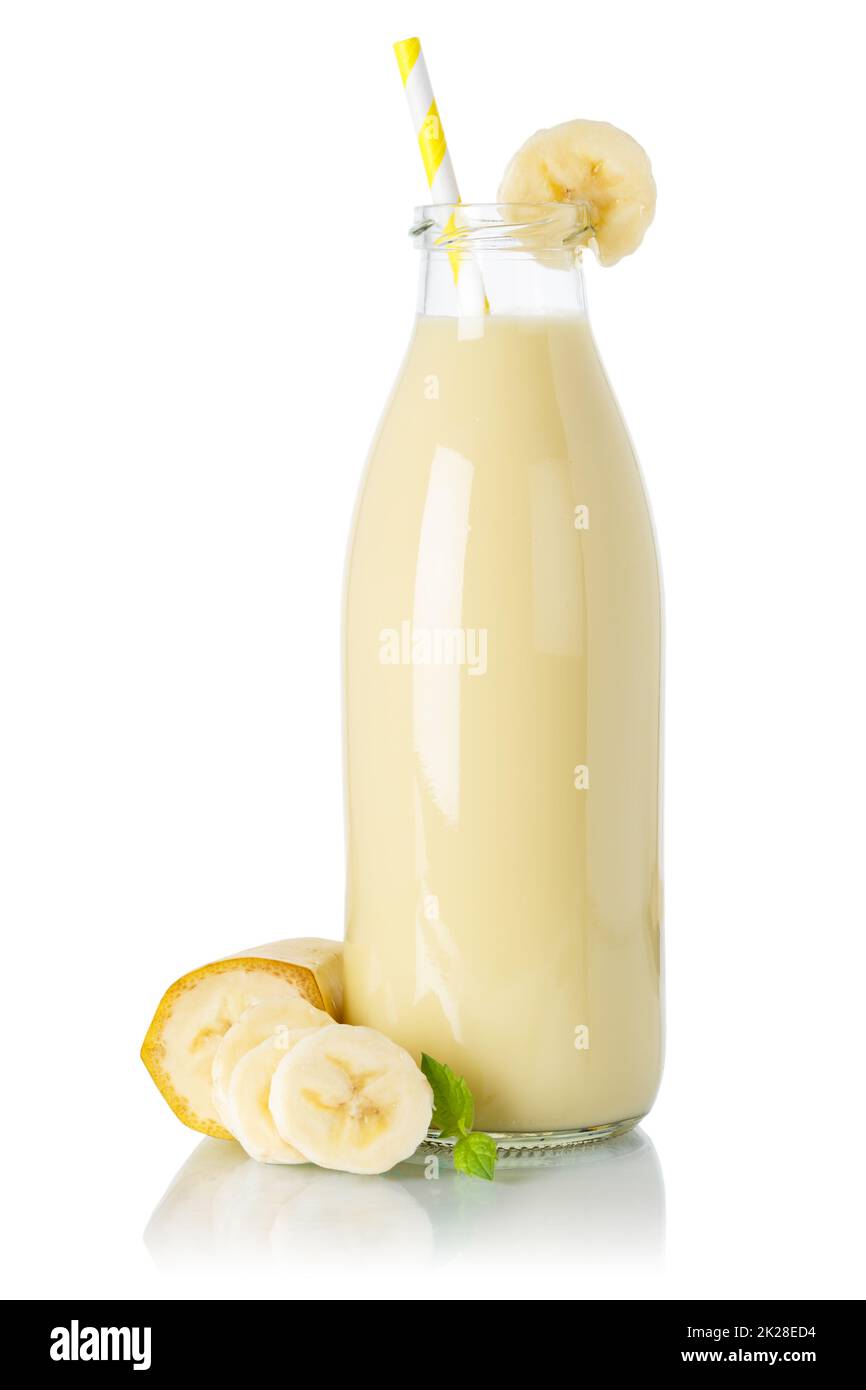 Banana frullato succo di frutta bere paglia latte scuotere in una bottiglia isolato su bianco Foto Stock