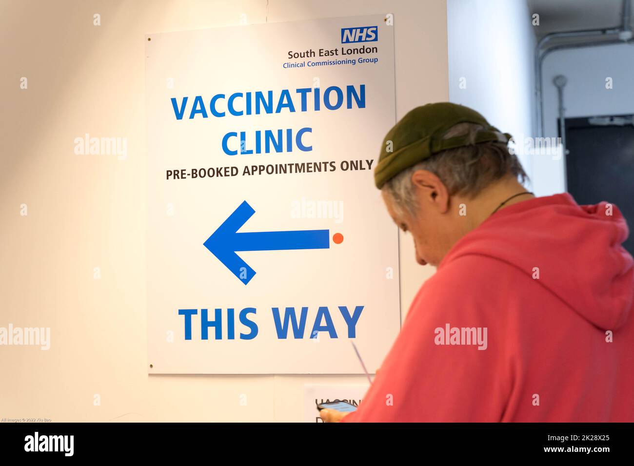 Londra UK, 22nd settembre 2022. Il gruppo South East London Clinical Commission sta somministrando il vaccino autunnale di richiamo COVID-19 a milioni di persone eleggibili come campagna di vaccinazione salvavita per proteggere la nazione prima dell'inverno. È in pieno svolgimento Credit: Xiu Bao/Alamy Live News Foto Stock