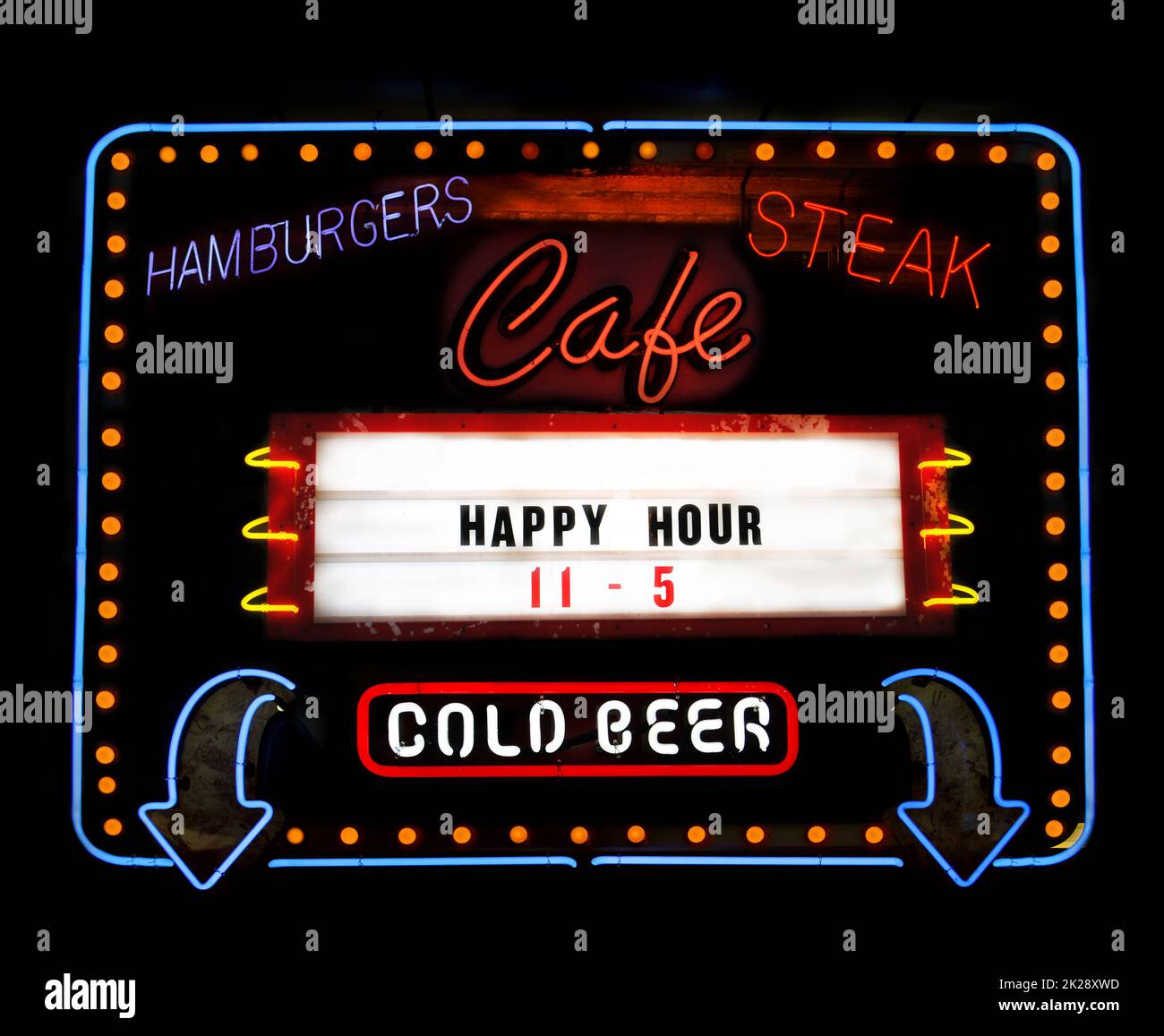 Vintage Neon Cafe Sign on Small Town Restaurant Foto Stock