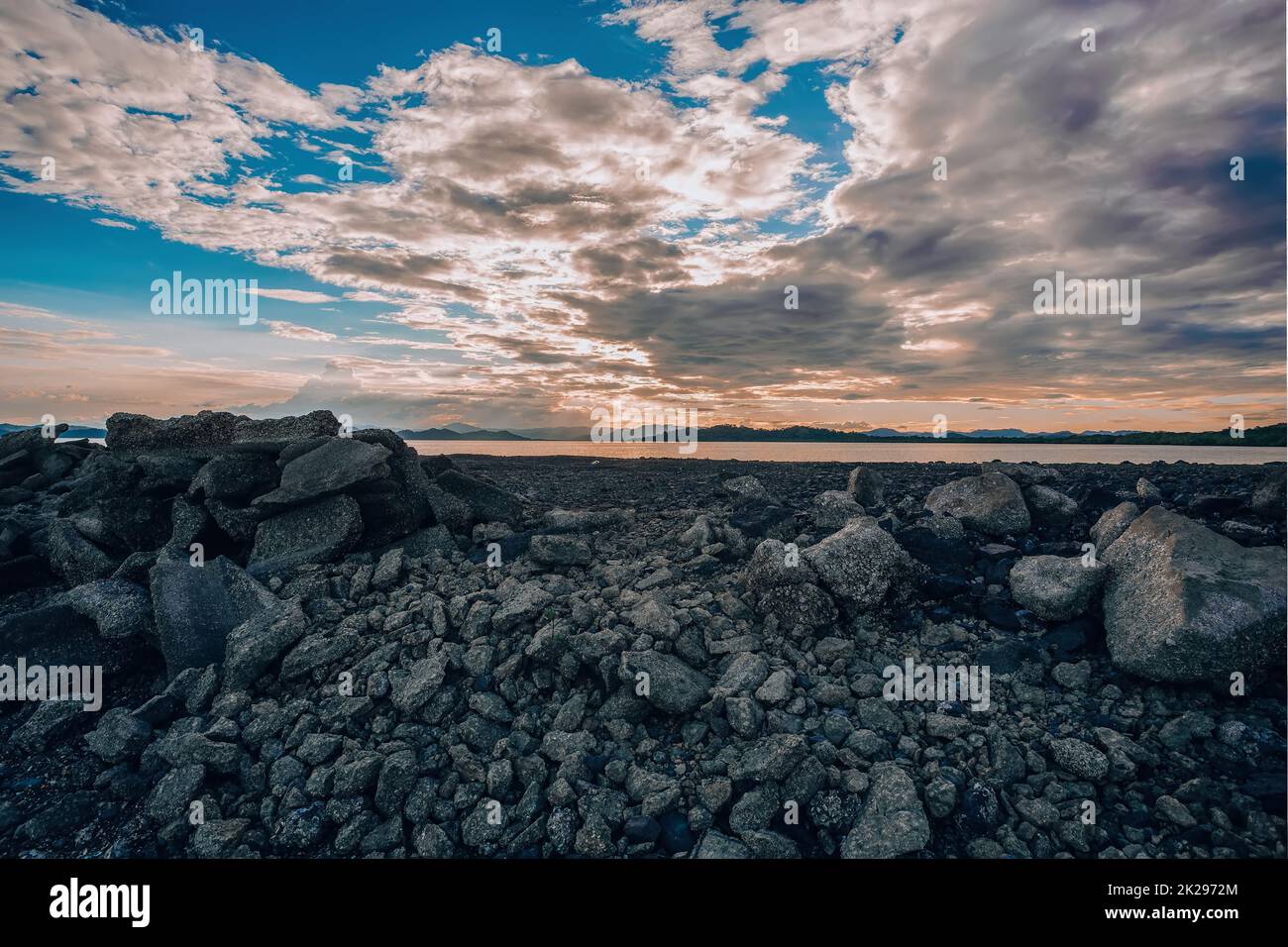 Paesaggio idilliaco al tramonto. Colorado, Costa Rica Foto Stock