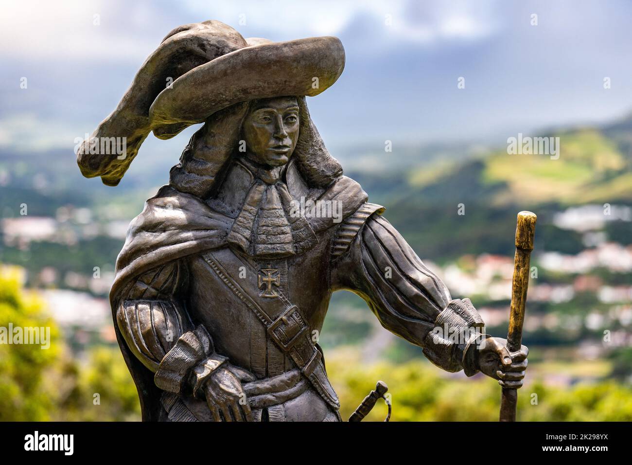 Statua di Afonso VI secondo Re del Portogallo sul Monte Brasil ad Angra do Heroismo, Isola di Terceira, Azzorre, Portogallo. Foto Stock