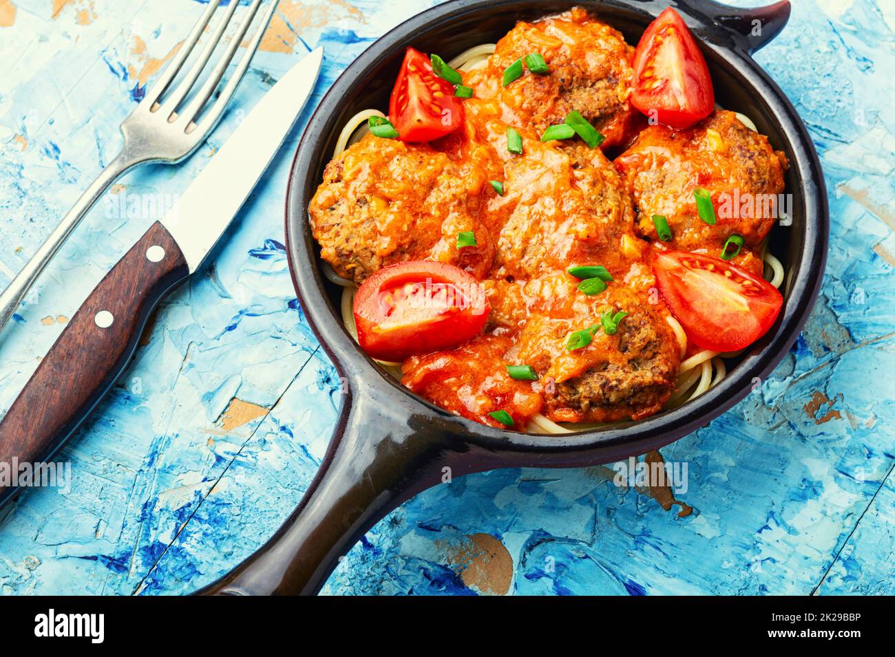 Polpette e pasta vegane. Foto Stock