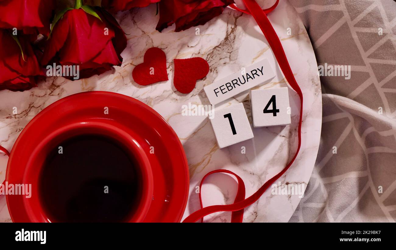 Flatlay San Valentino 14 febbraio Foto Stock