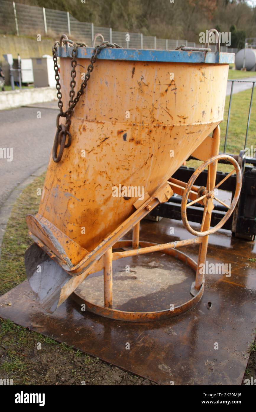 Silo di calcestruzzo su un cantiere Foto Stock
