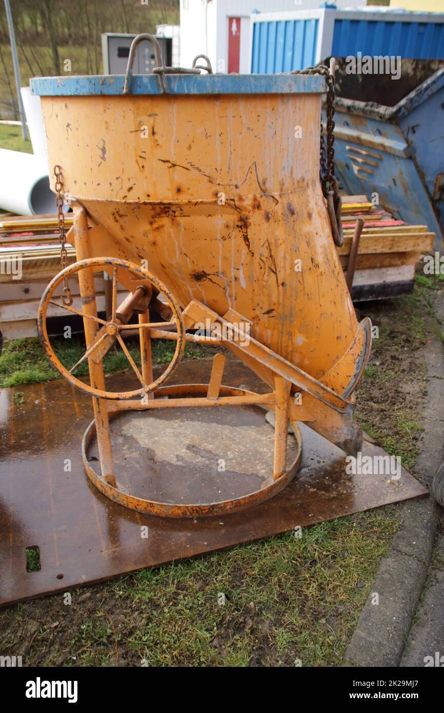 Silo di calcestruzzo su un cantiere Foto Stock
