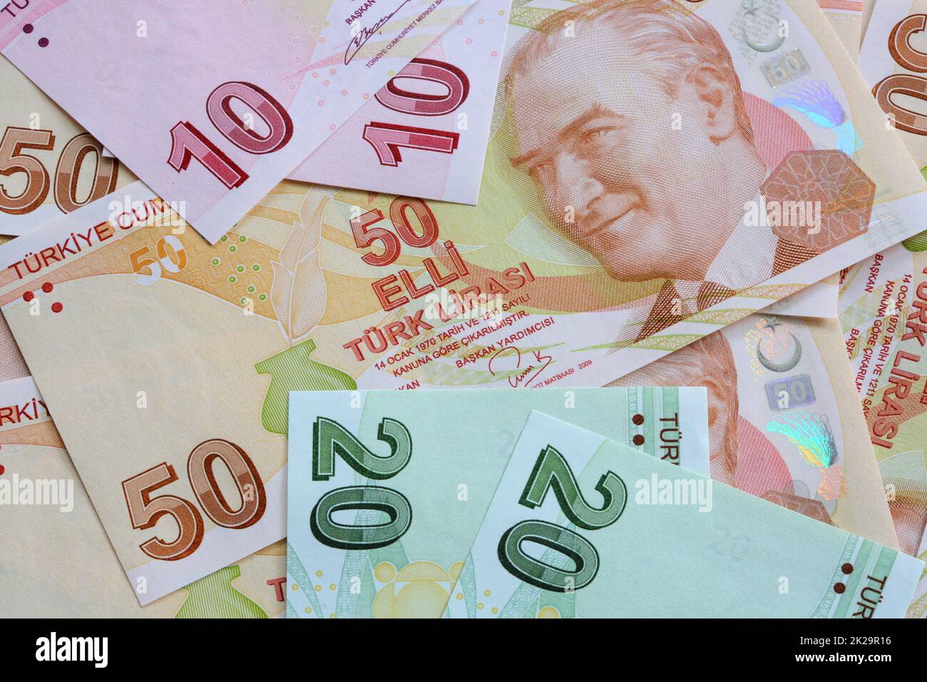 Pila di banconote di lira turche diverse Foto Stock