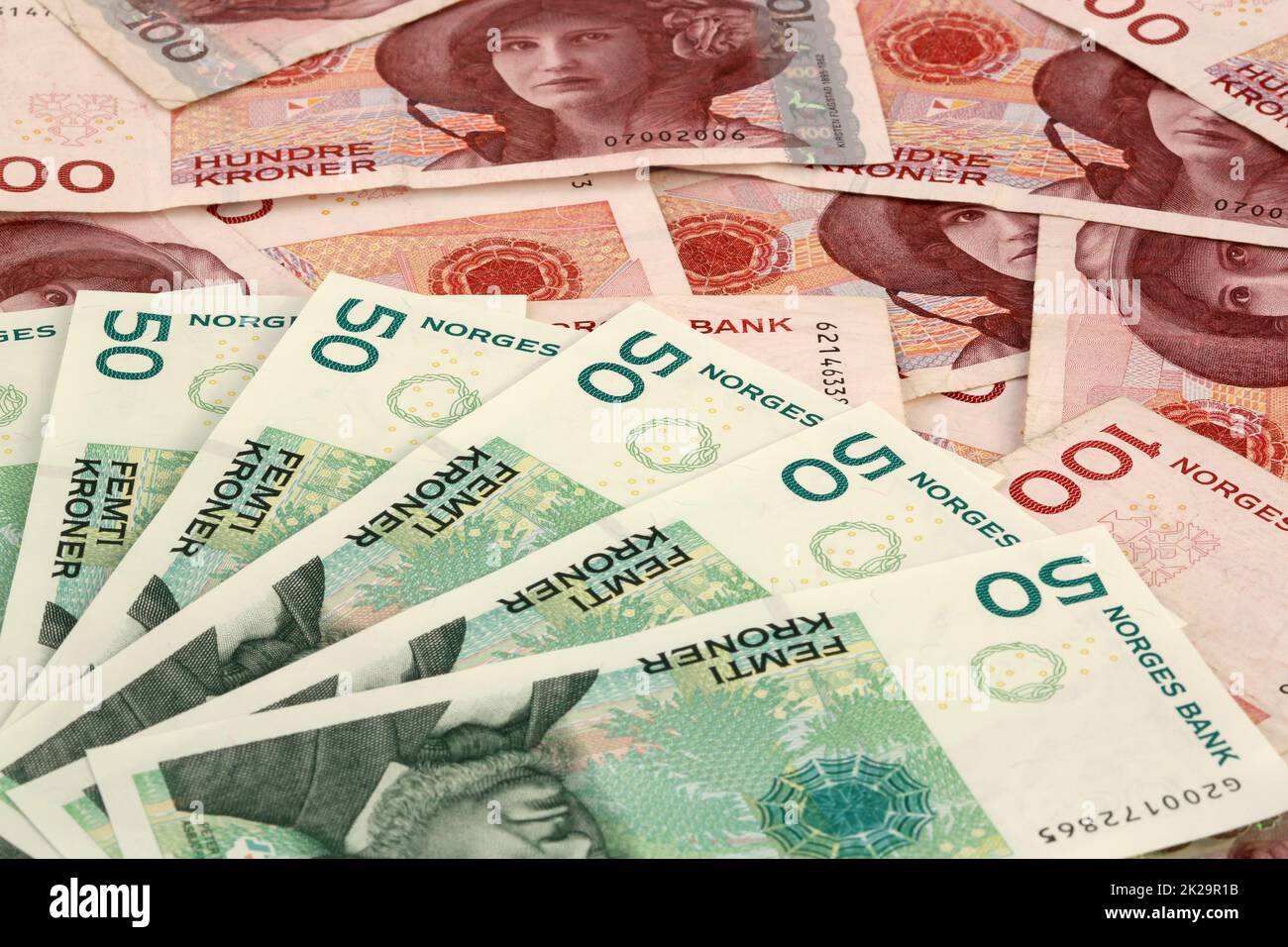 Stack di diverse banconote corone norvegesi Foto Stock