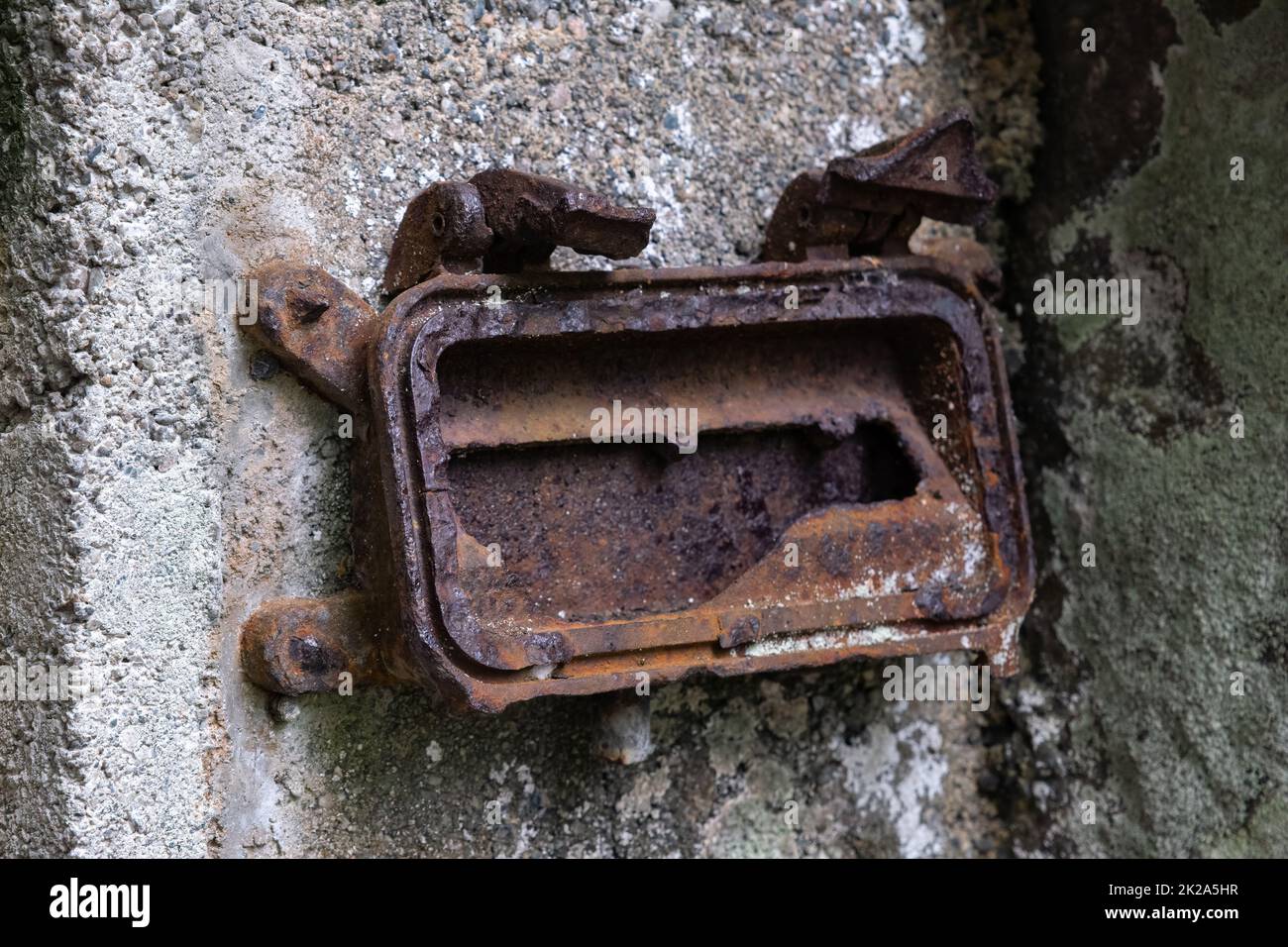 Nedre Frei, Norvegia - 03 luglio 2022: Il Forte di Kvalvik è stato costruito dai tedeschi ed è uno dei forti costieri meglio conservati della seconda guerra mondiale. Foto Stock