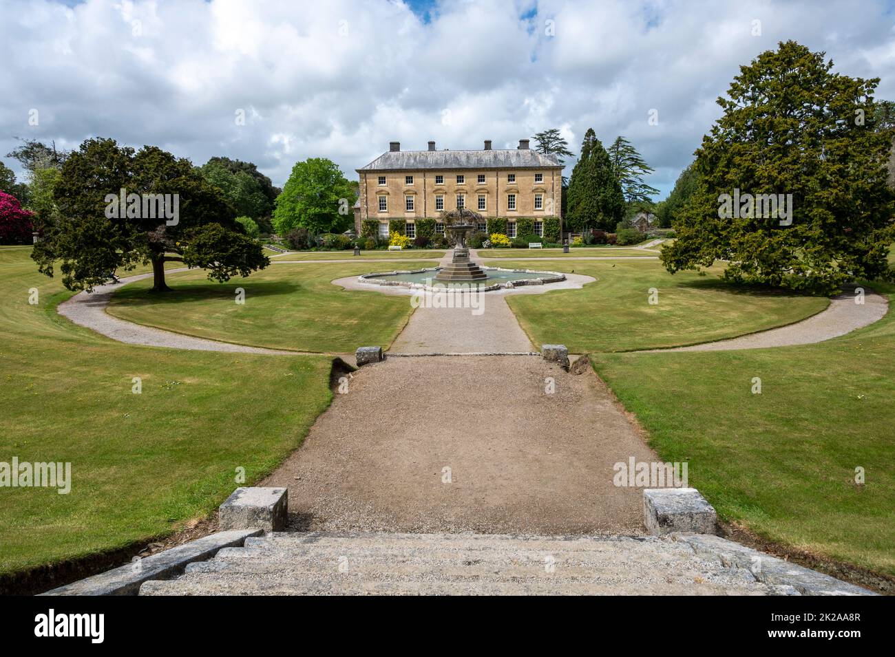 Pencarrow House e giardini, una casa signorile in stile palladiano, in primavera. Cornwall, Regno Unito. Foto Stock