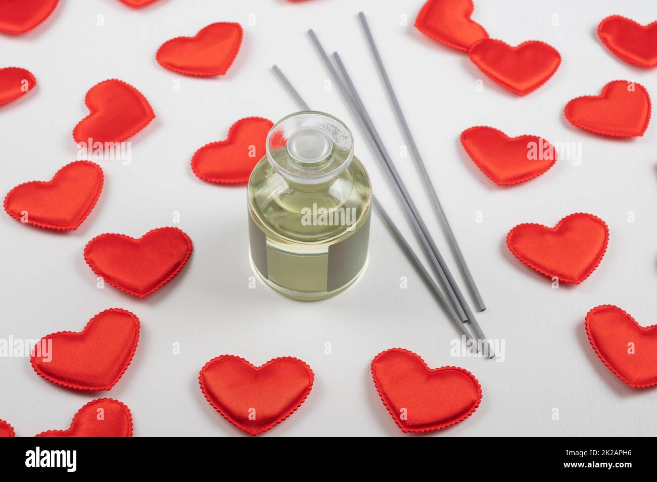 San Valentino sfondo in legno bianco Foto Stock