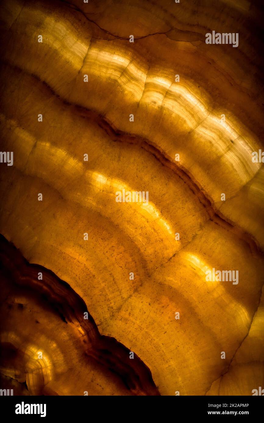 Particolare architettonico di un antico foglio di alabastro. Sfondo elegante. Foto Stock