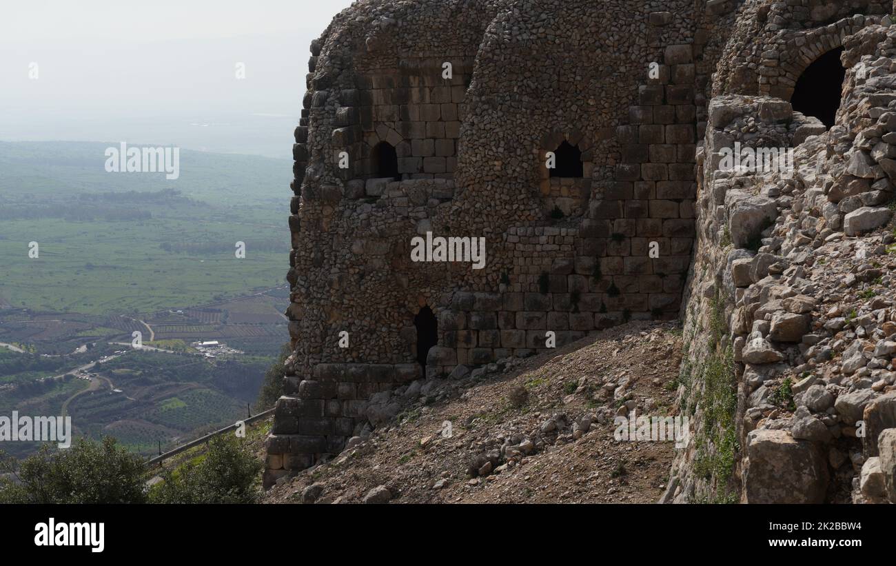 Fortezza di Nimrod in Israele, resti di castello sulle alture del Golan vicino al confine israeliano con il Libano. La Fortezza di Nimrod, Parco Nazionale, scenario sulle pendici del monte Hermon. Foto Stock