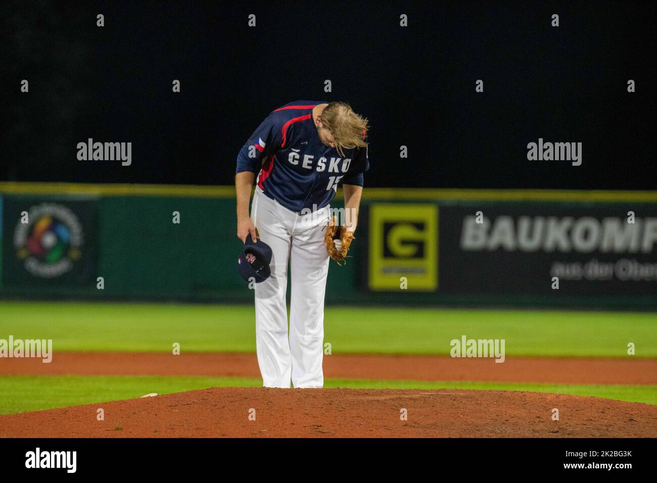 Regensburg, Baviera, Germania. 21st Set, 2022. La brocca ceca MAREK MINARIK si appoggia al tumulo nel qualificatore World Baseball Classic contro la Spagna nella Armin Wolf Baseball Arena di Ratisbona, Germania. (Credit Image: © Kai Dambach/ZUMA Press Wire) Foto Stock