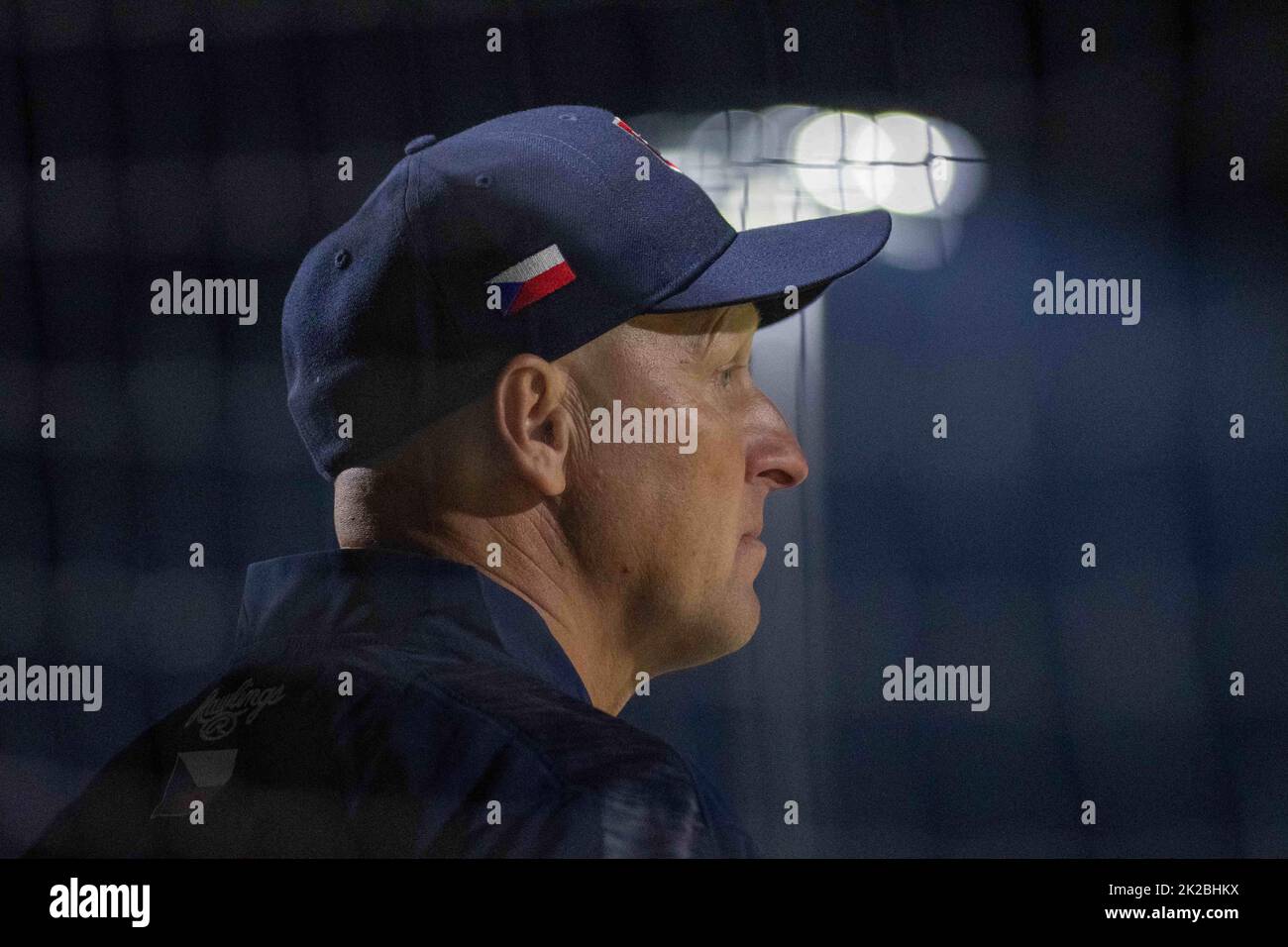 Regensburg, Baviera, Germania. 21st Set, 2022. Il manager ceco PAVEL CHADIM guarda il gioco nella qualificazione World Baseball Classic contro la Spagna nella Armin Wolf Baseball Arena di Ratisbona, Germania. (Credit Image: © Kai Dambach/ZUMA Press Wire) Foto Stock