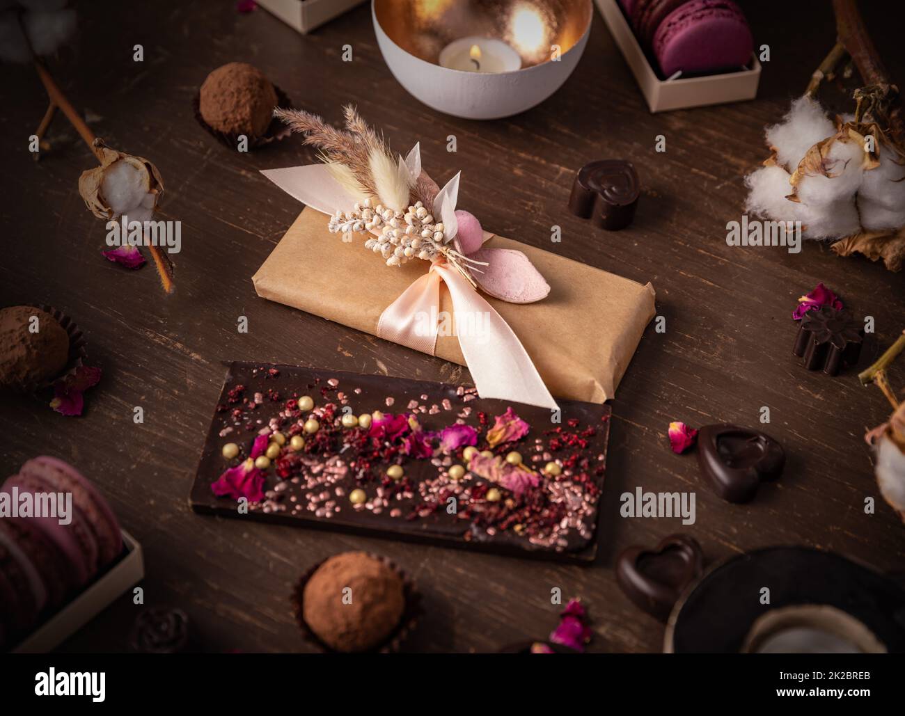 Cioccolato fatto a mano con ripieni Foto Stock