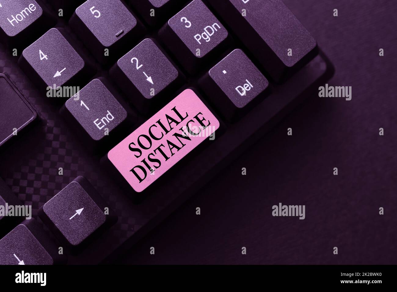 Testo che mostra ispirazione distanza sociale. Idea aziendale grado di accettazione dell'interazione generale degli individui Modifica e redigitazione Report errori di ortografia, digitazione Online Shop Inventory Foto Stock