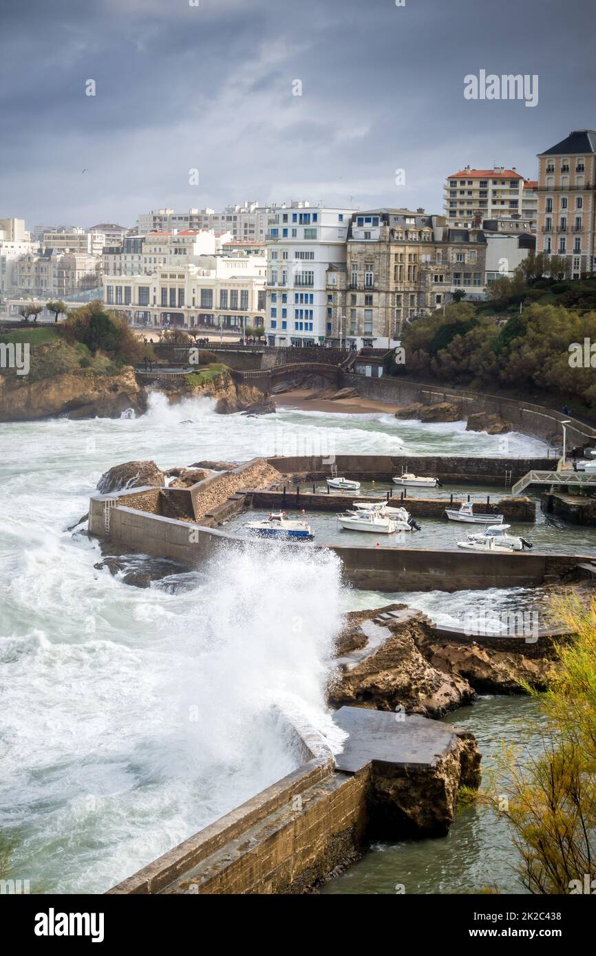 Mare e spiaggia della città di Biarritz Foto Stock