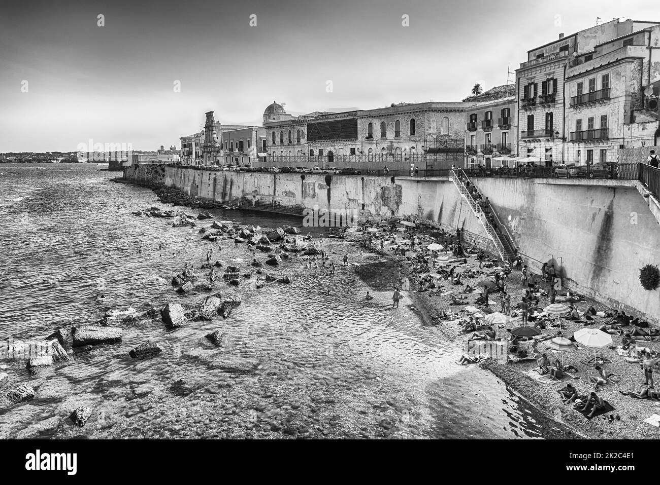 Vista panoramica sul lungomare di Ortigia, Siracusa, Sicilia, Italia Foto Stock