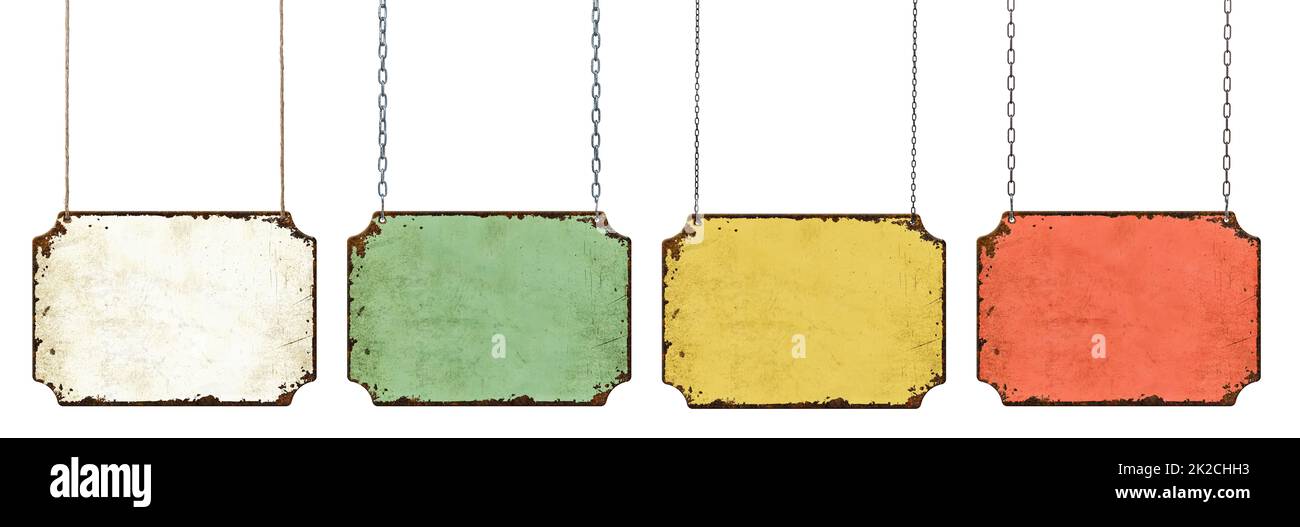 Quattro insegne vintage vuote appese su sfondo bianco Foto Stock