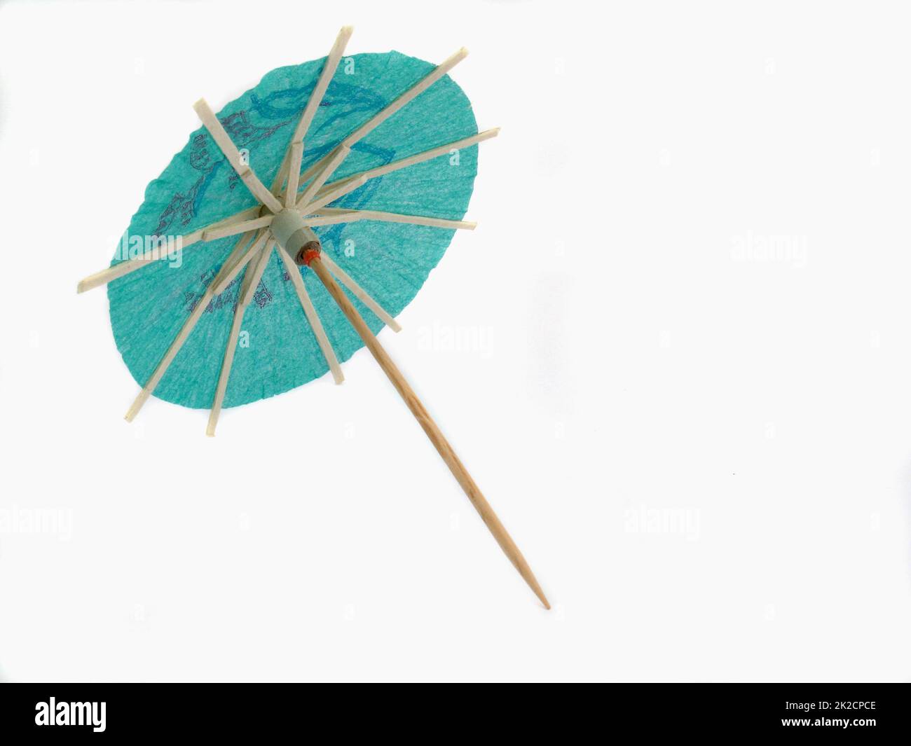 Foto di ombrelloni come simbolo di vacanza, tempo libero, vita in spiaggia Foto Stock