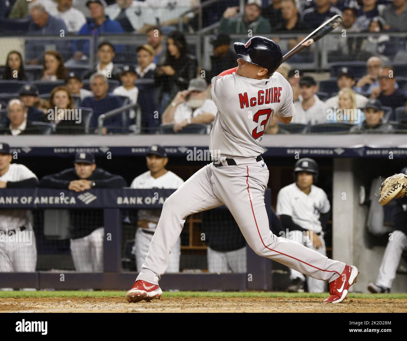New York City, Stati Uniti. 22nd Set, 2022. Boston Red Sox Reese McGuire arriva in una casa a tre contro i New York Yankees negli anni '7th per dare ai Red Sox un vantaggio di 4-3 al Yankee Stadium di New York City giovedì 22 settembre 2022. Foto di John Angelillo/UPI Credit: UPI/Alamy Live News Foto Stock