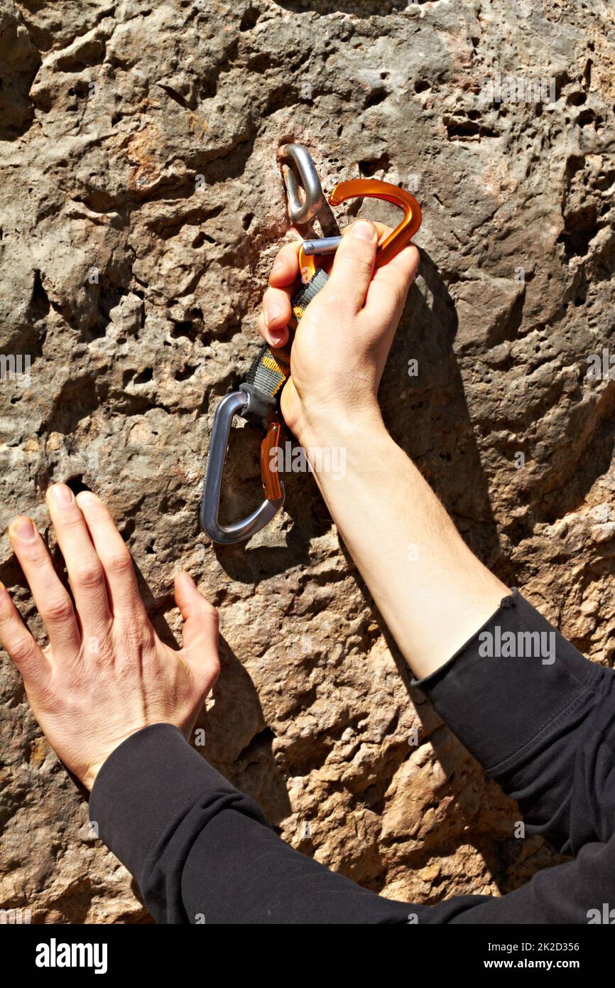 Per la salita. Scatto di un'attrezzatura da arrampicata. Foto Stock