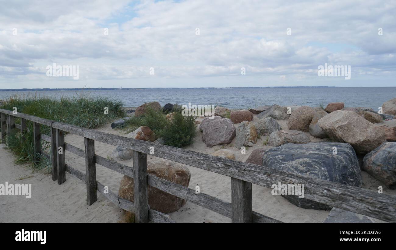 Rocce sulla spiaggia di Niendorf, Mar Baltico Foto Stock