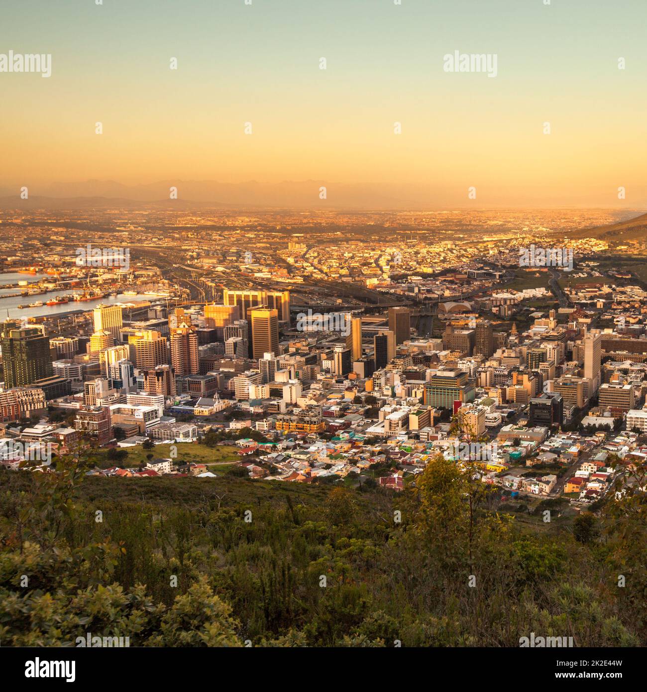 Vista dall'alto. Una vista ad alto angolo di Città del Capo. Foto Stock