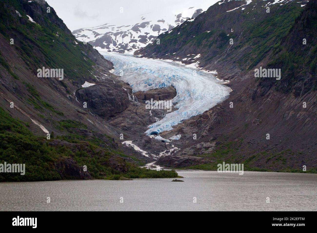 Il ghiacciaio Bear nel Bear Glacier Provincial Park, vicino a Stewart, Columbia Britannica settentrionale, Canada, visto dall'autostrada 37A a luglio Foto Stock