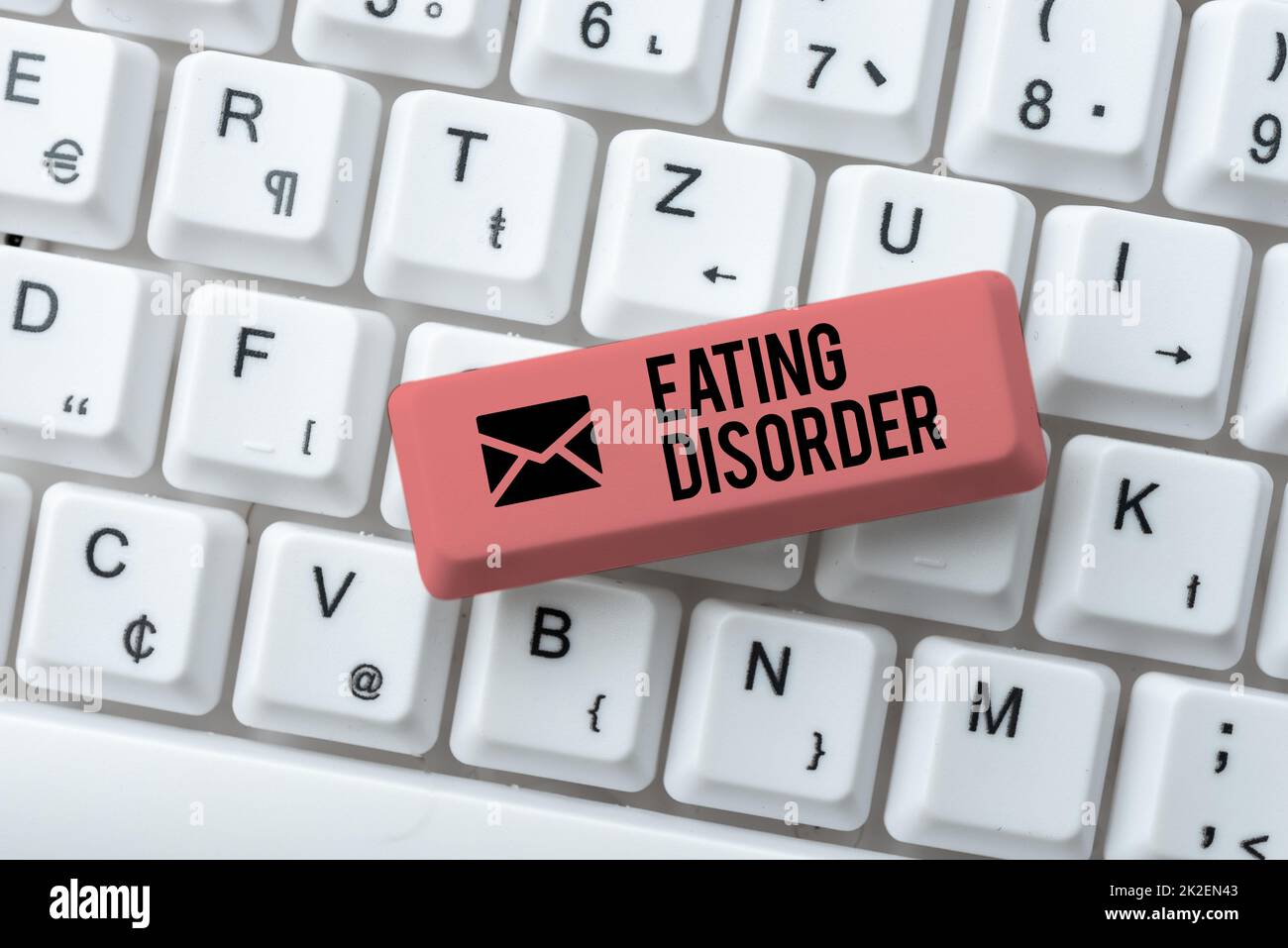 Visualizzazione concettuale mangiare disturbo. Malattie del concetto del Internet o disturbi severi nei loro comportamenti di consumo che scaricano i file ed i dati in linea, caricando i codici di programmazione Foto Stock