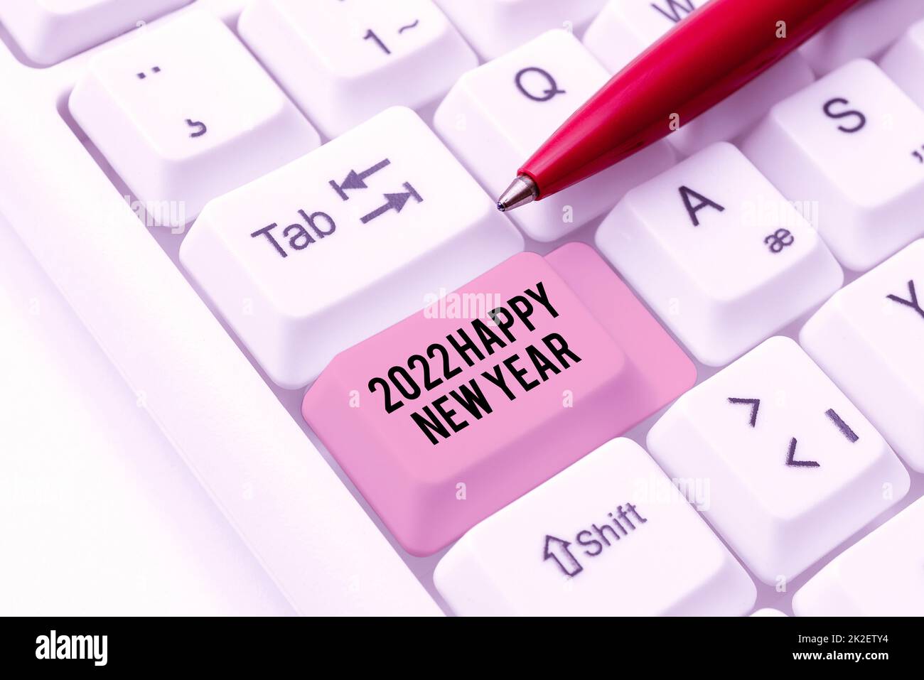 Ispirazione con segno 2022 Felice Anno Nuovo. Panoramica aziendale celebrazione dell'inizio dell'anno solare 2022 digitazione dei codici del programma firewall, delle regole di scrittura e del regolamento Foto Stock