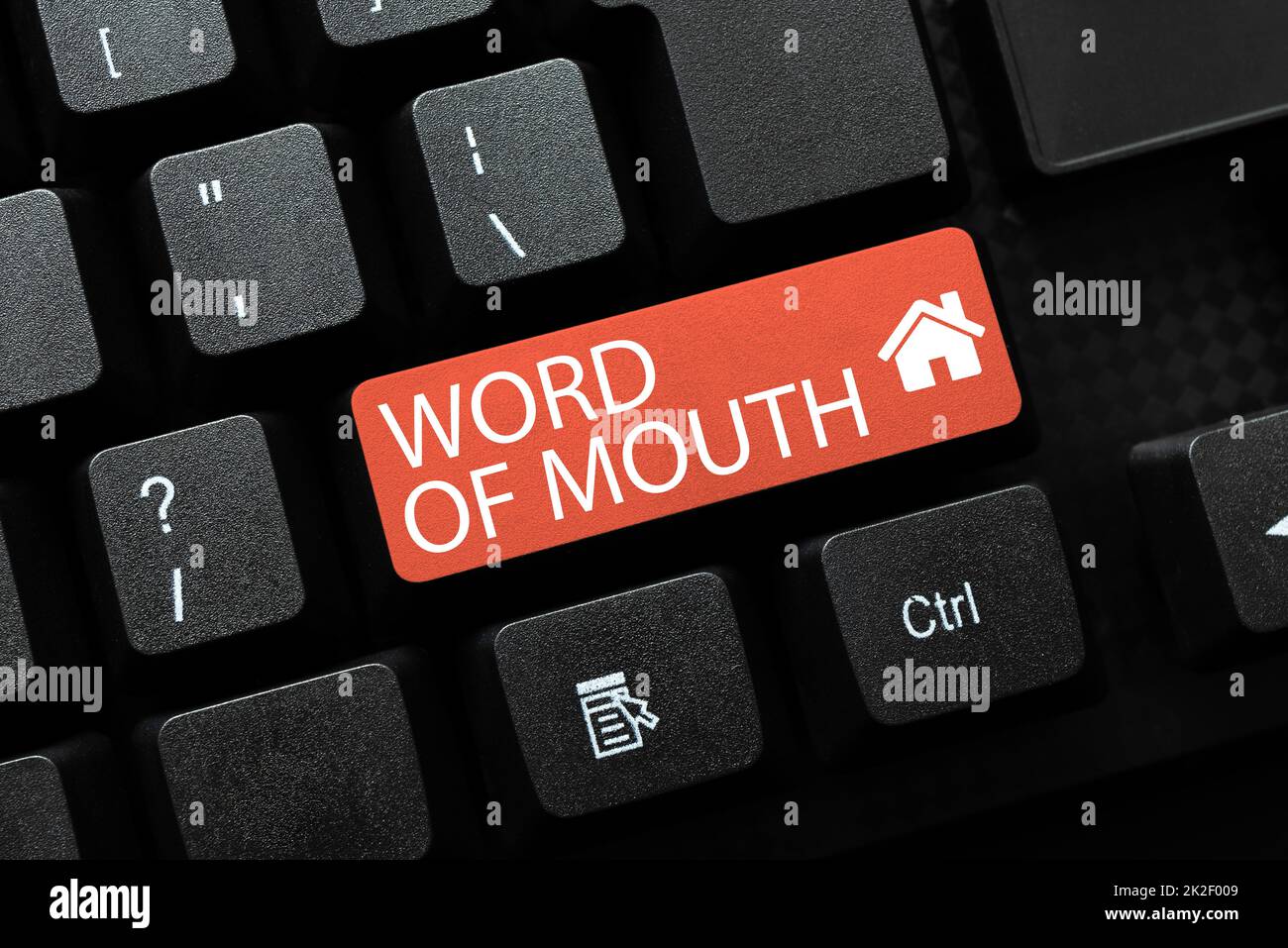 Testo a mano Parola di bocca. Concetto significato Parola di bocca Retipizzazione Download History Files, digitando Online Registration Forms Foto Stock