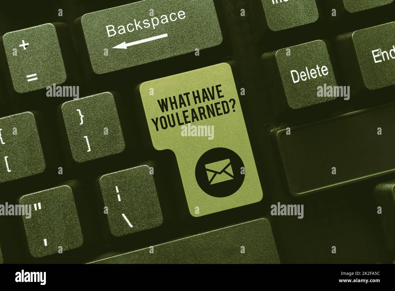 Ispirazione che mostra il segno cosa hai imparato domanda. Idea di business cosa hai imparato domanda scaricare documenti concetto, caricare e postare nuovi file su Internet Foto Stock