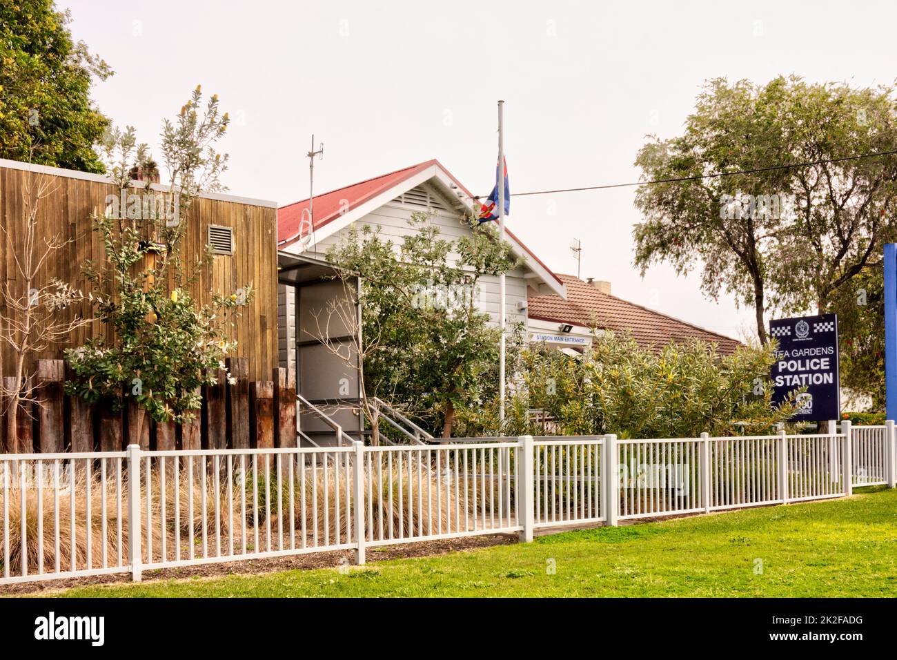 Stazione di polizia e Corte di giustizia presso Tea Gardens NSW Australia. Foto Stock