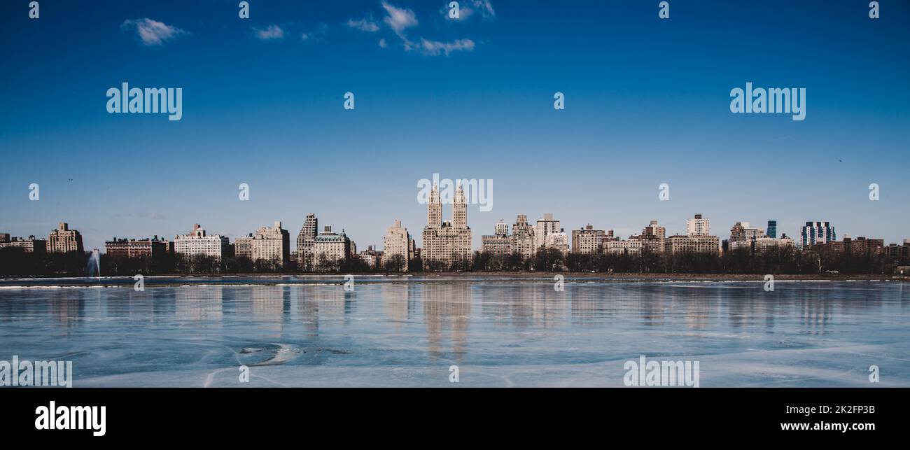 La città di New York, Central Park con Jacqueline Kennedy Onassis serbatoio. Foto Stock