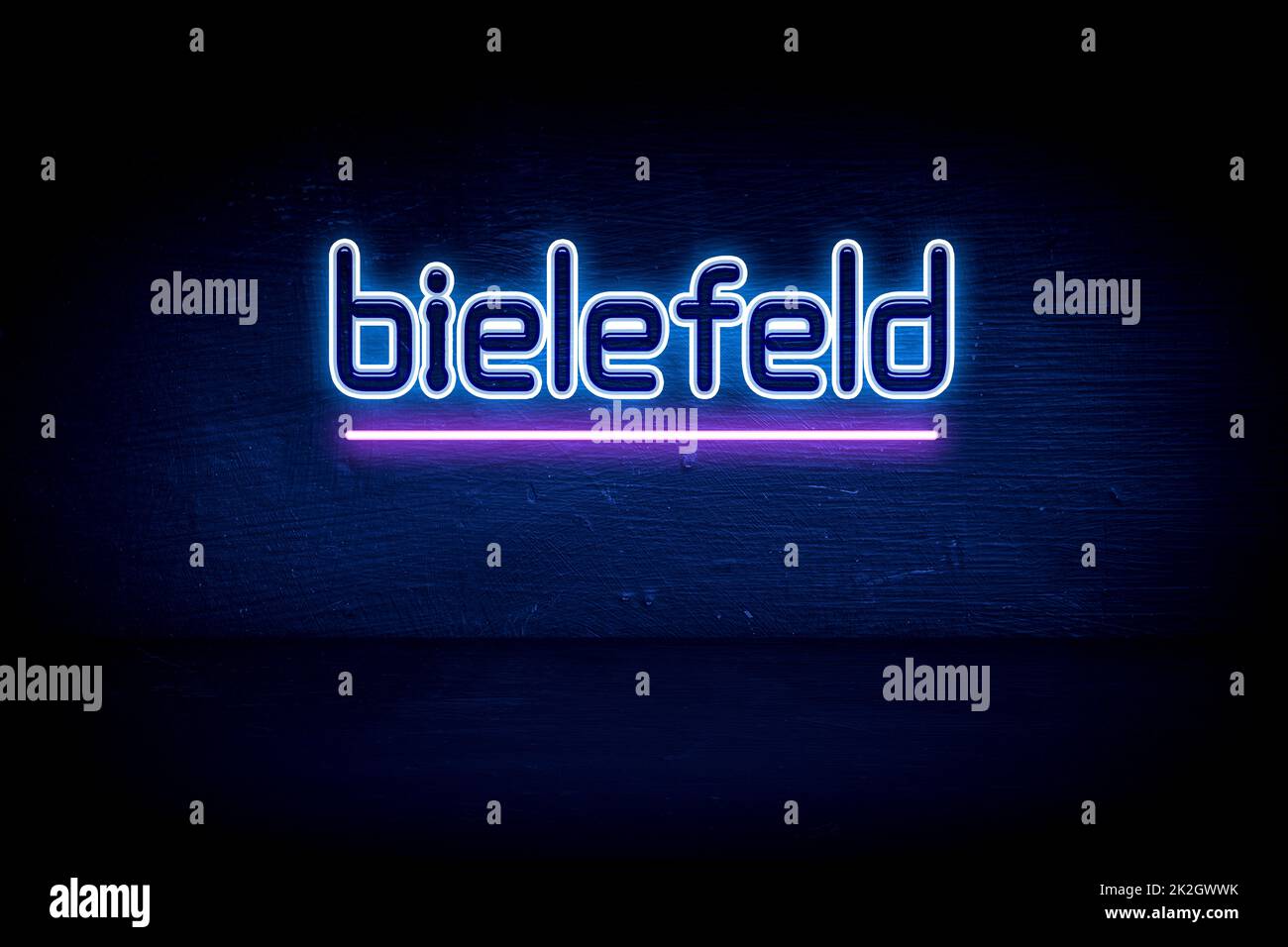 Bielefeld - cartello di segnalazione al neon blu Foto Stock