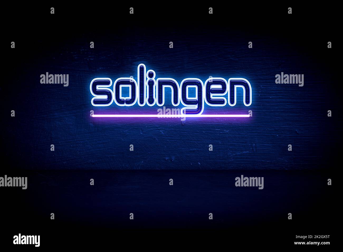 Solingen - cartello di segnalazione al neon blu Foto Stock