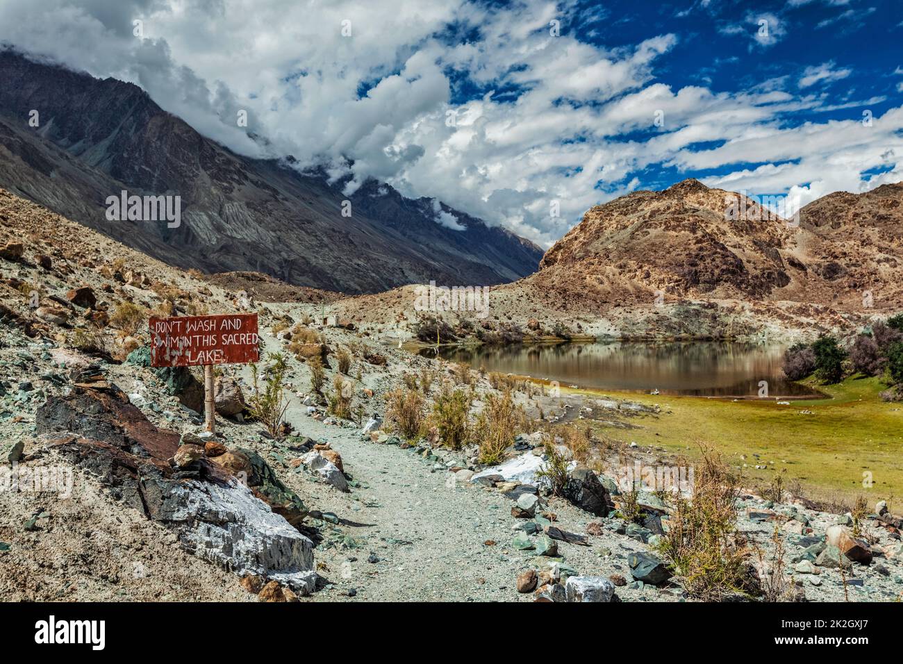 Lago di montagna Lohan Tso. Valle Di Nubra, Ladakh, India Foto Stock