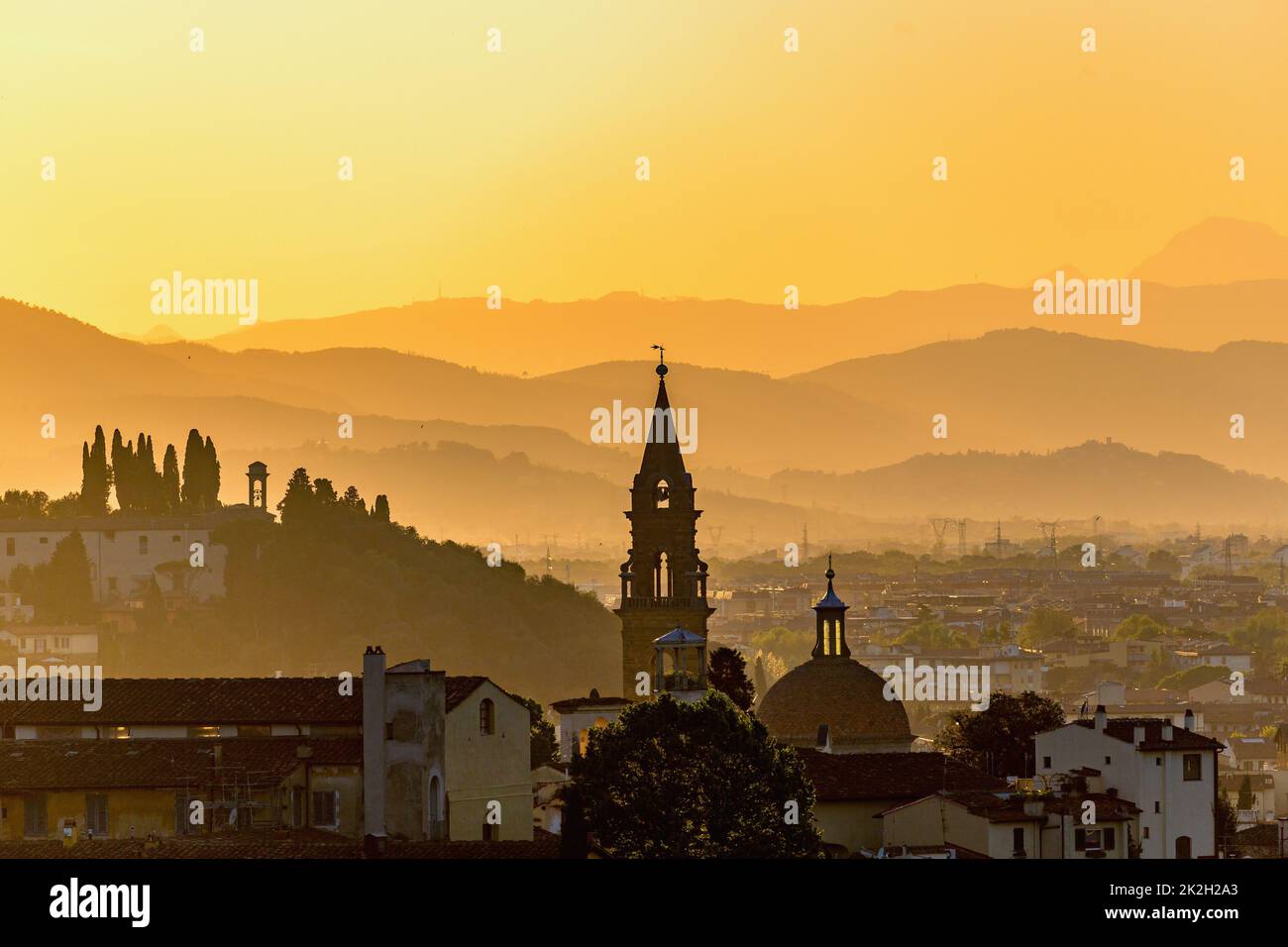 Tramonto sulle colline di Firenze in Italia Foto Stock