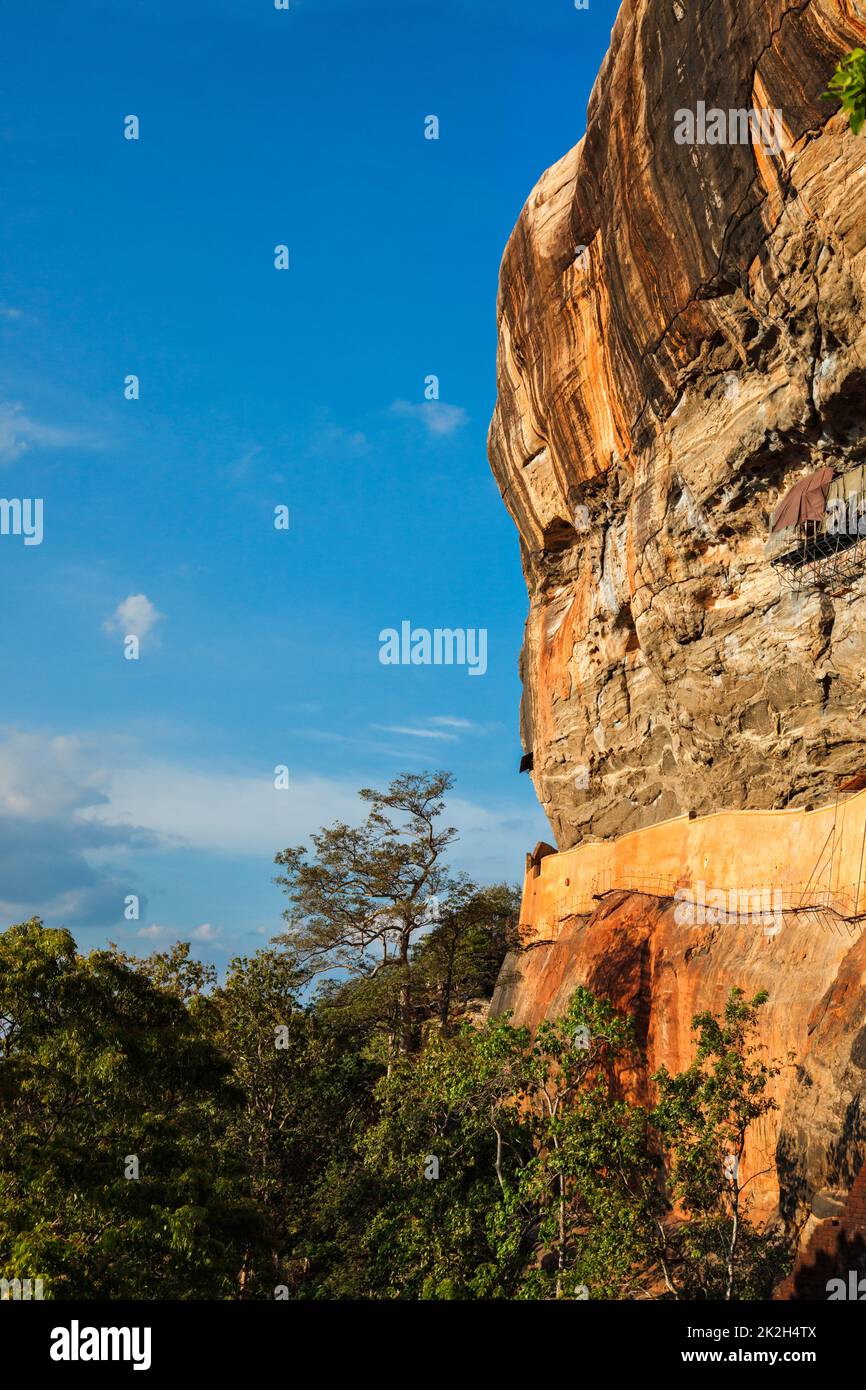 Famoso punto di riferimento turistico - antica roccia di Sigiriya, Sri Lanka Foto Stock